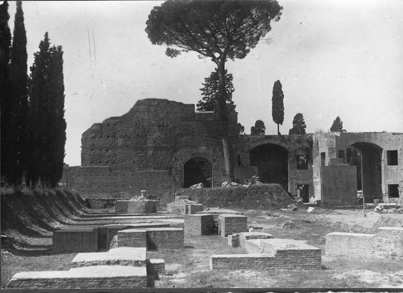 003485 - monumento - Domus Augustana, peristilio superiore: particolare lato Nord