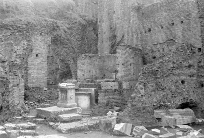 1-00005/ 07547/ 16775 - Roma - Foro Romano - Edicola di Giuturna