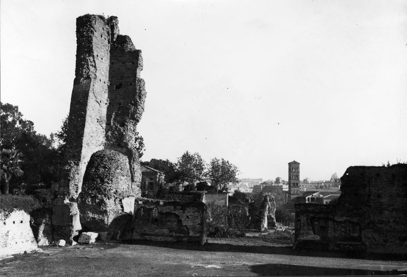 003673 - monumento - Domus Flavia, basilica: angolo Nord veduta strutture