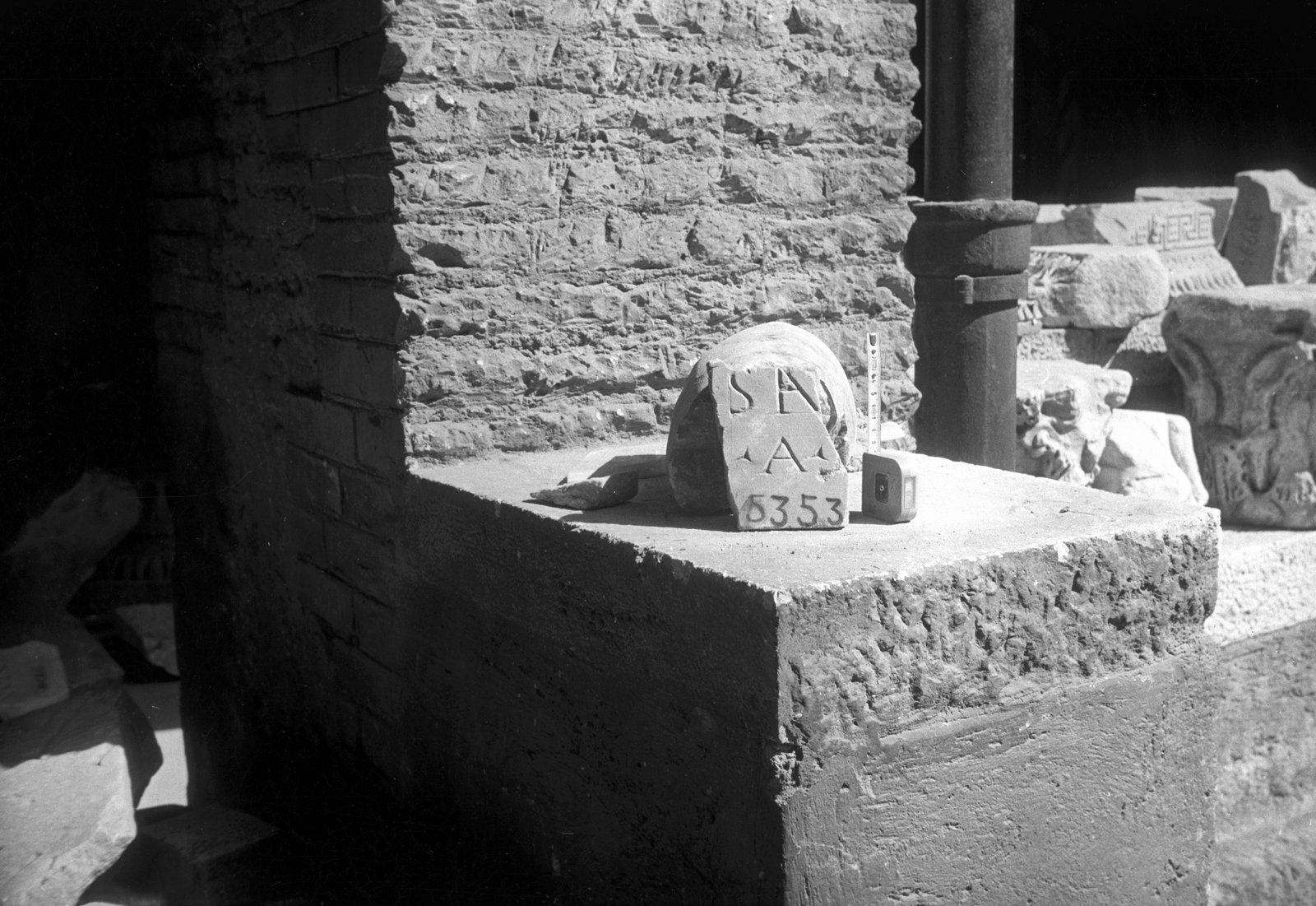 film_00052-027.tif