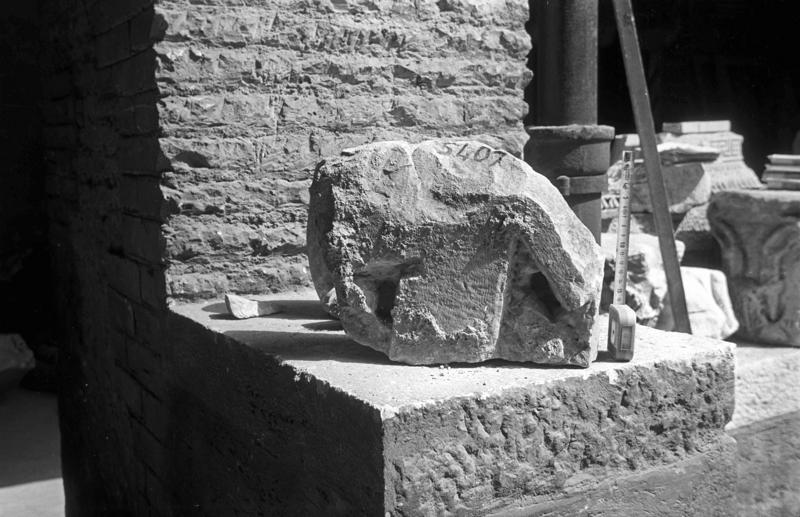 film_00060-012.tif