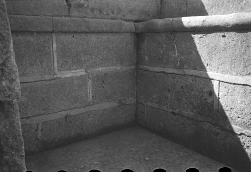 1-00006/ 07548/ 16776 - Roma - Palatino - Accanto al Tempio di Cibele