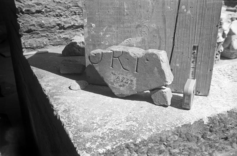 film_00073-016.tif