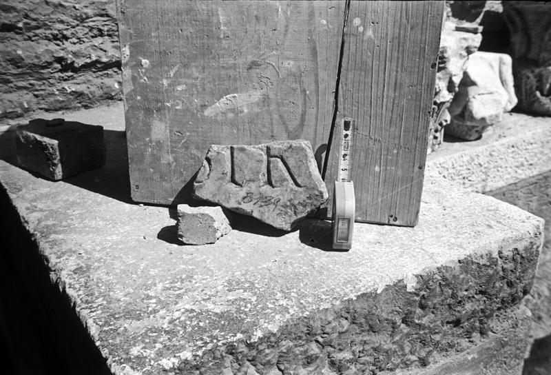 film_00073-030.tif