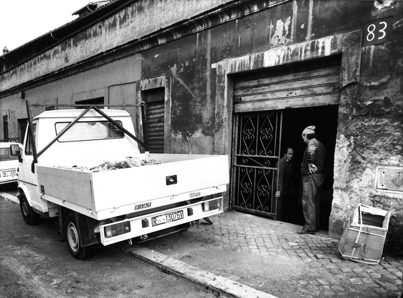 008565 - monumento - Via dei Cerchi, Grottoni: n.83, aprile 1989
