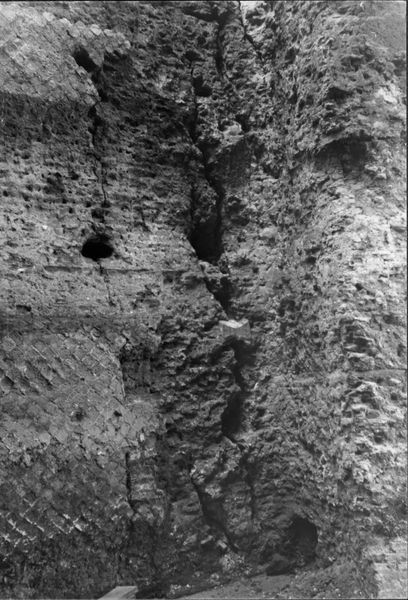 005125 - monumento - Domus Tiberiana, angolo Nord settore 13-Livello V: particolare delle strutture murarie del secondo ambiente parete Est febbraio 1959