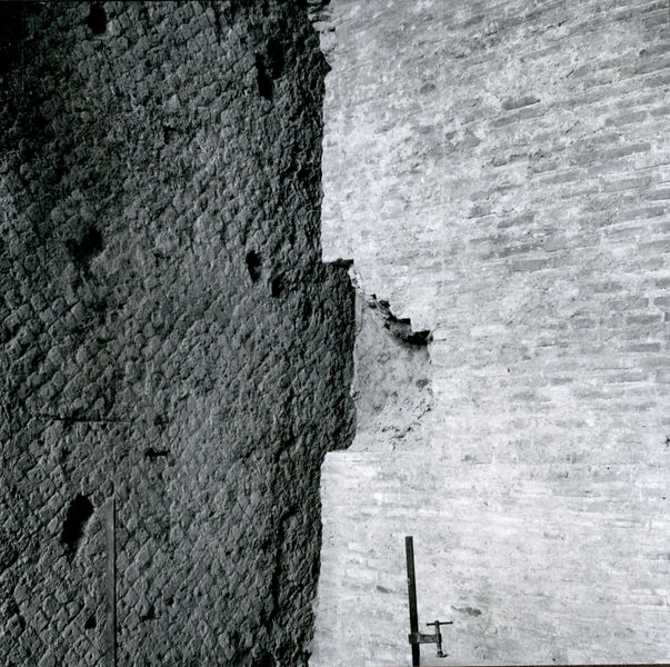 002668 - monumento - Casa di Livia, particolare del muro in opera laterizia e reticolata, dopo il distacco delle pitture. Neg. serie Istituto centrale del Restauro nÂ° 948