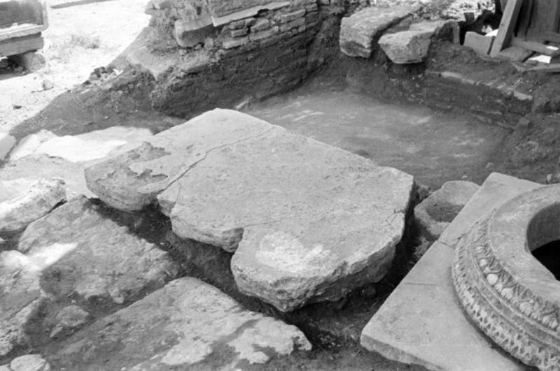 1-00007/ 07549/ 16777 - Roma - Foro Romano - Edicola di Giuturna