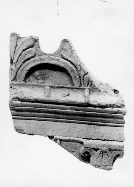 010423 - monumento - Foro Romano, Arco di Tito Fronte orientale: Vittoria alata di destra, particolare (L.277)