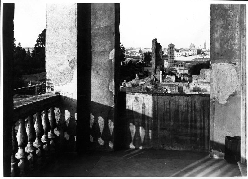 005865 - monumento - Palatino, Horti Farnesiani: Casina Farnese, veduta dei giardini dalla Loggia degli Zuccari