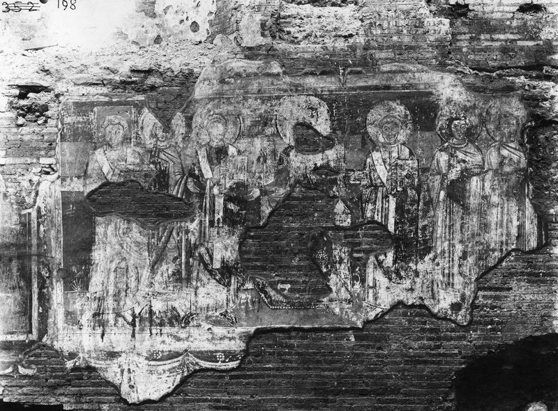 019675 - monumento - S. Maria Antiqua, pitture nell'Atrio, parete a destra entrando, Vergine in trono con GesÃ¹, all'estremitÃ  destra Adriano I; neg. serie E, n. 198