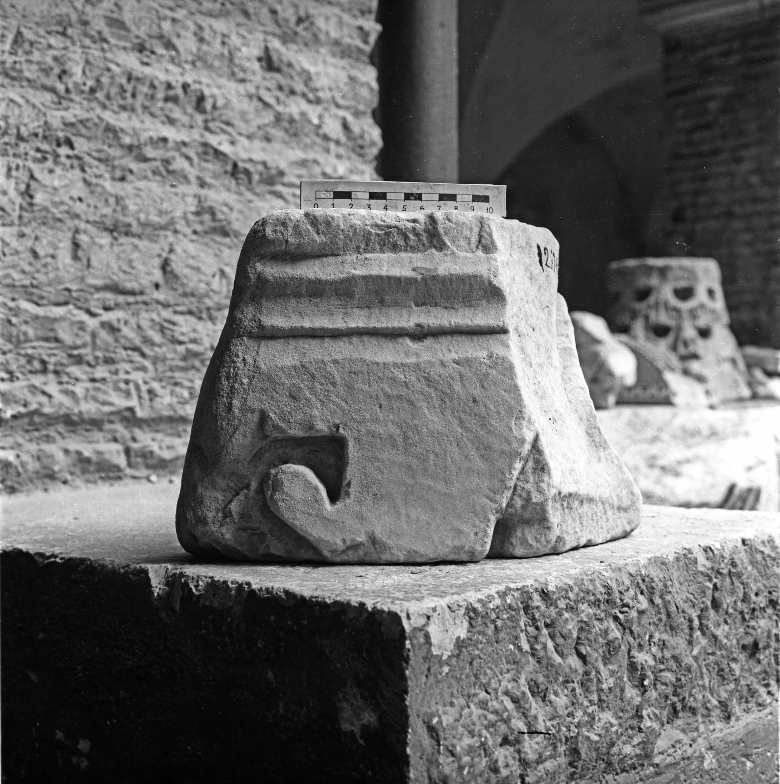film_00122-010.tif