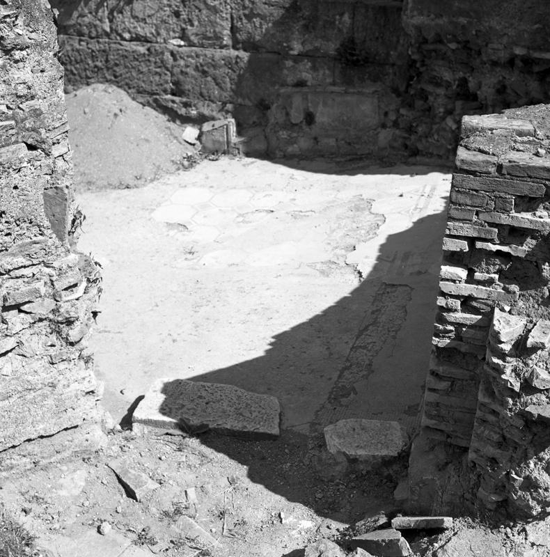 film_00126-005.tif
