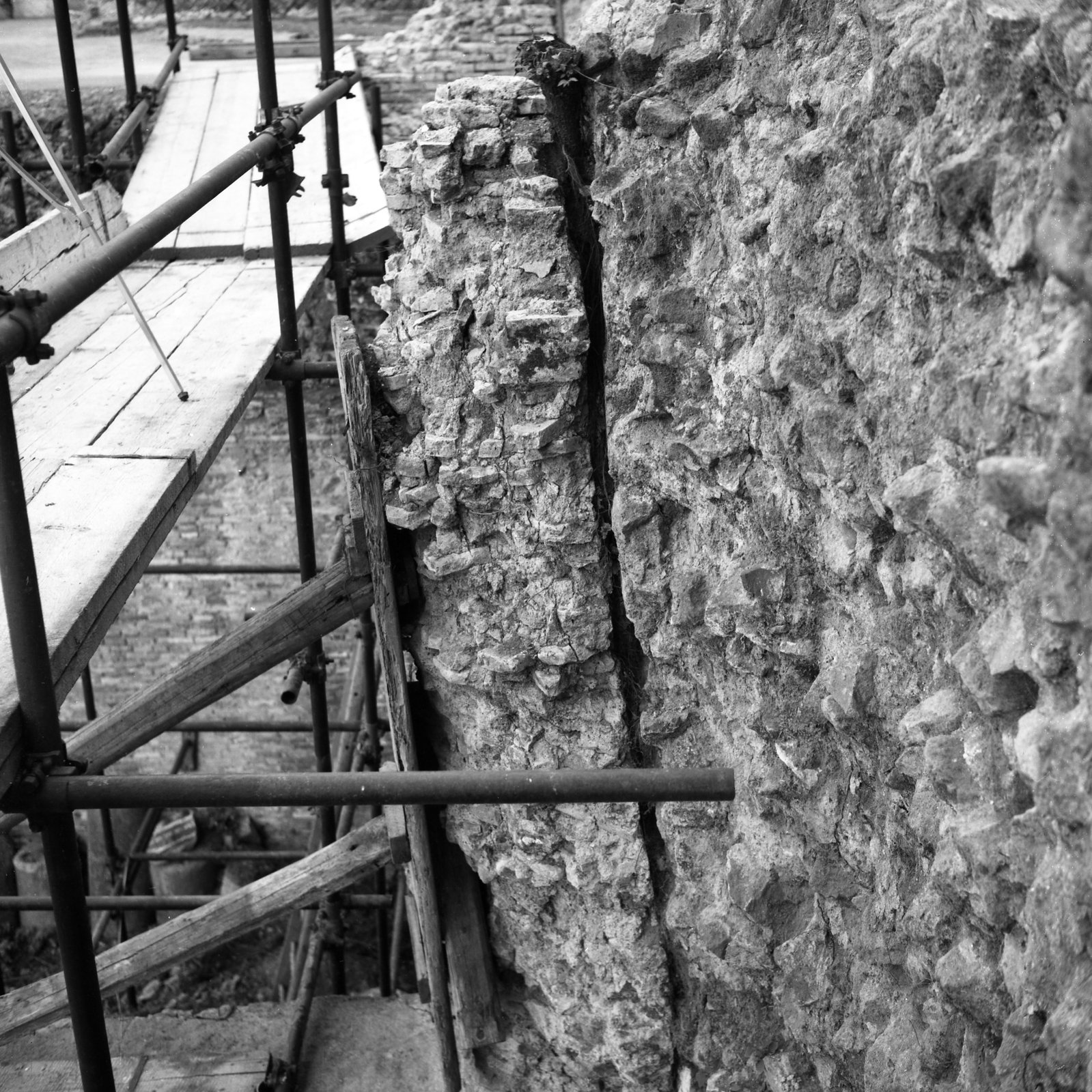 film_00193-007.tif