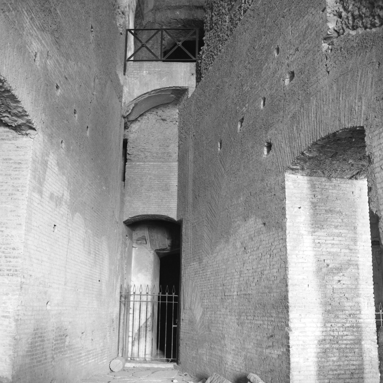 film_00194-004.tif