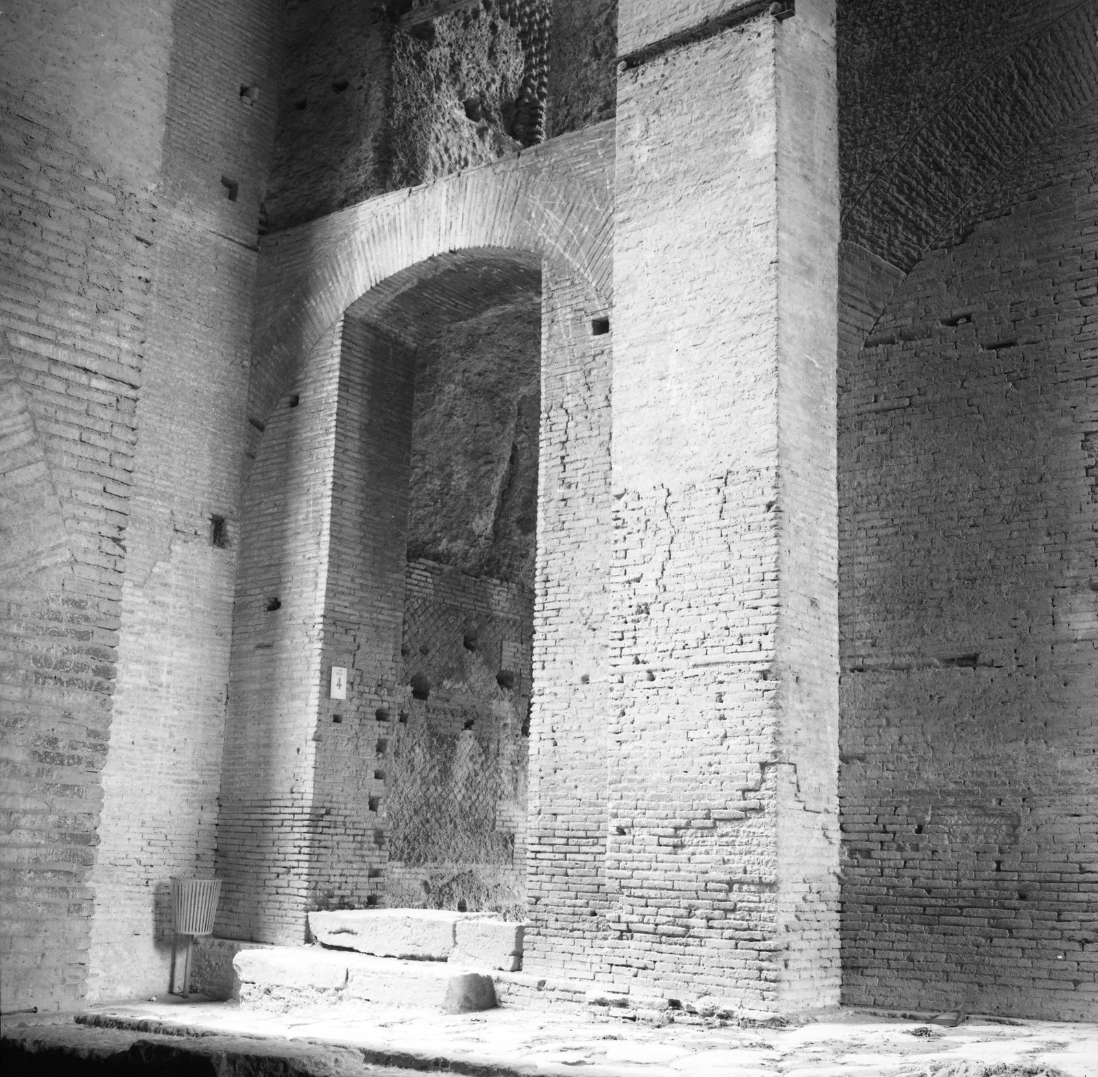 film_00194-006.tif