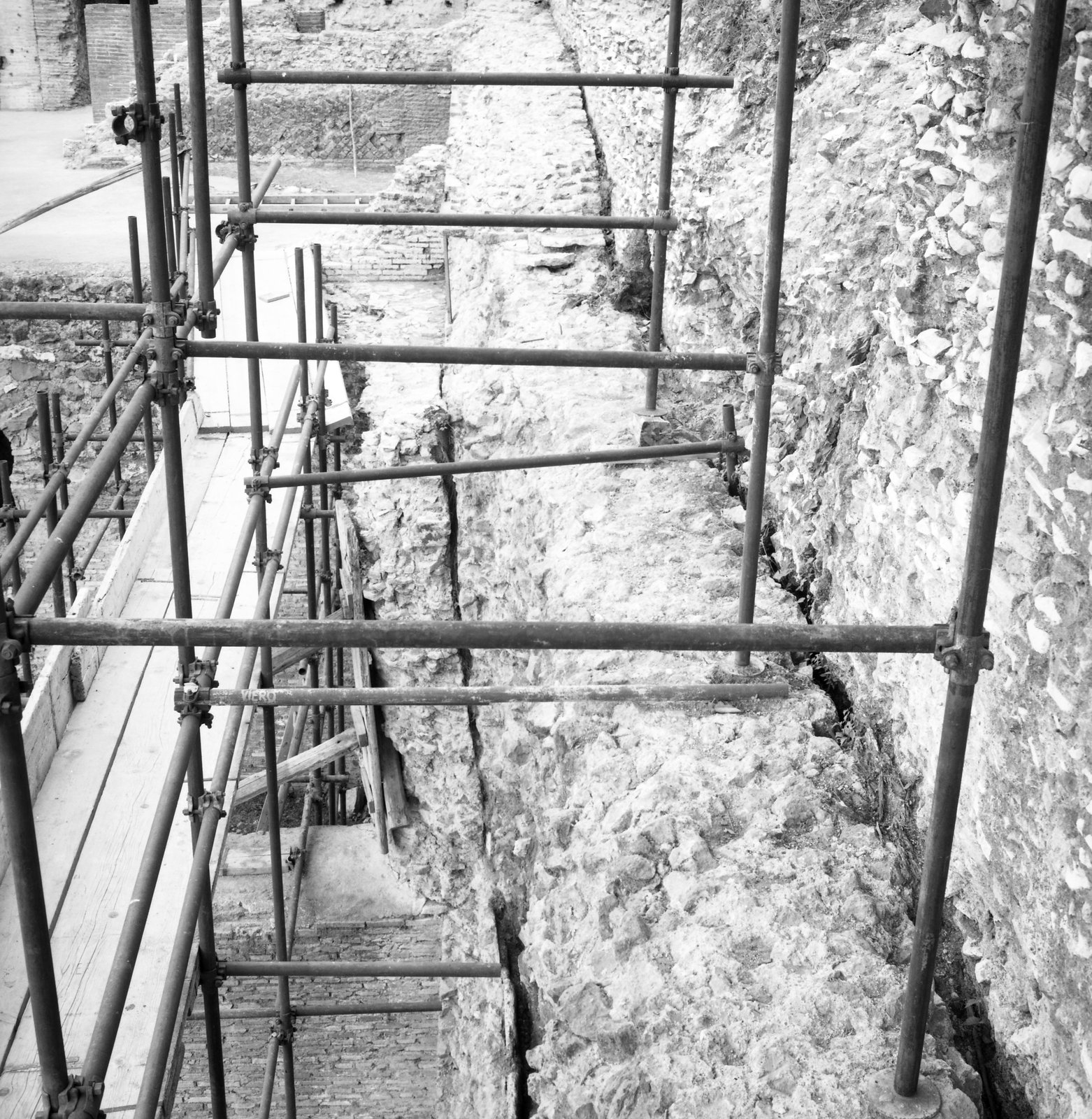 film_00196-011.tif