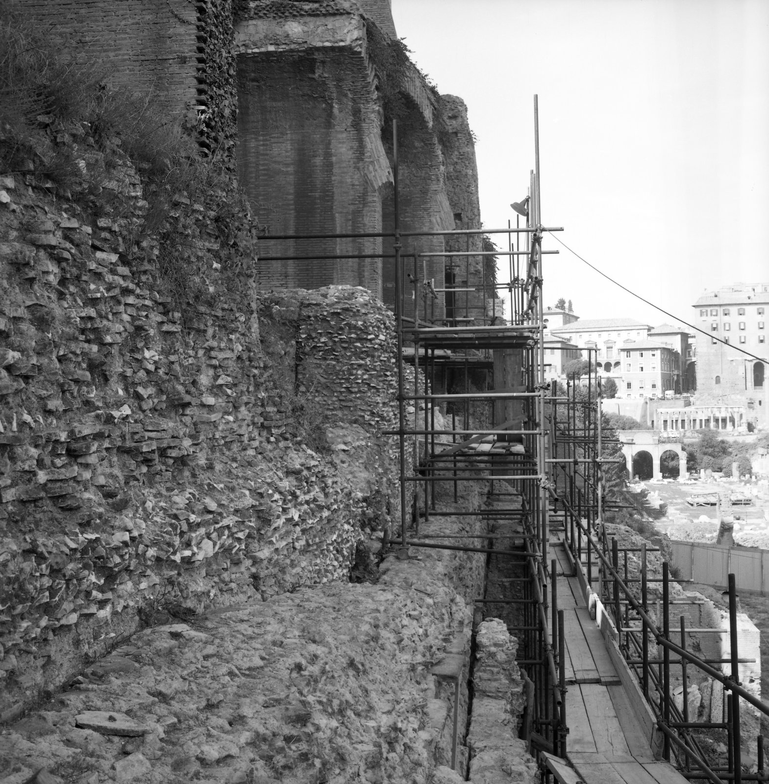 film_00197-009.tif