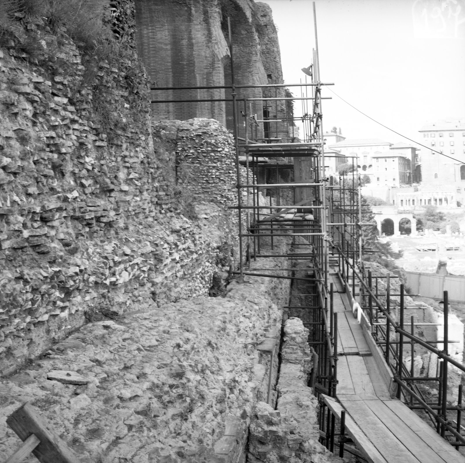 film_00197-010.tif