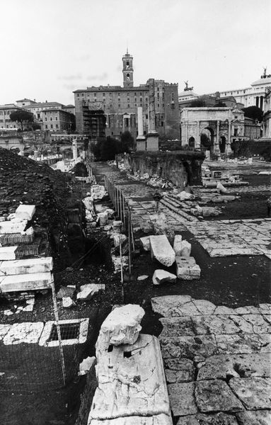 016144 - reperto - Ricognizione dei materiali archeologici nell'area (1991); Neg. Serie Film, Nr. 2543