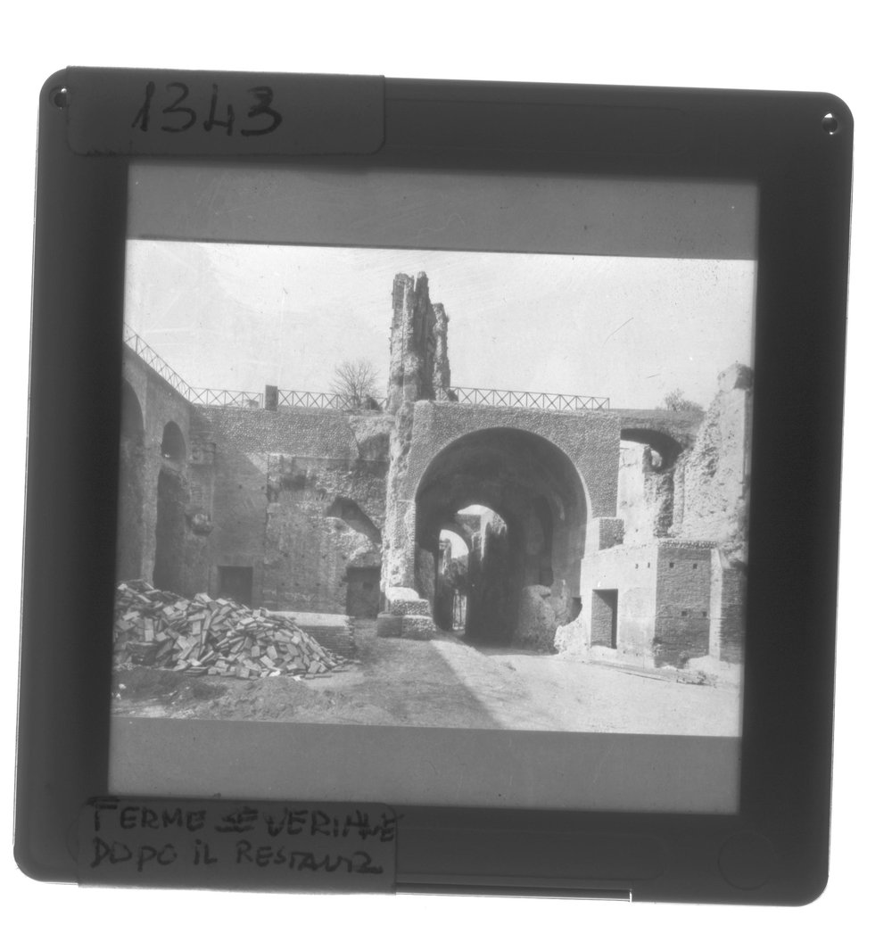 Diapositiva 6X6 1343 - Terme Severiane, dopo il restauro.JPG