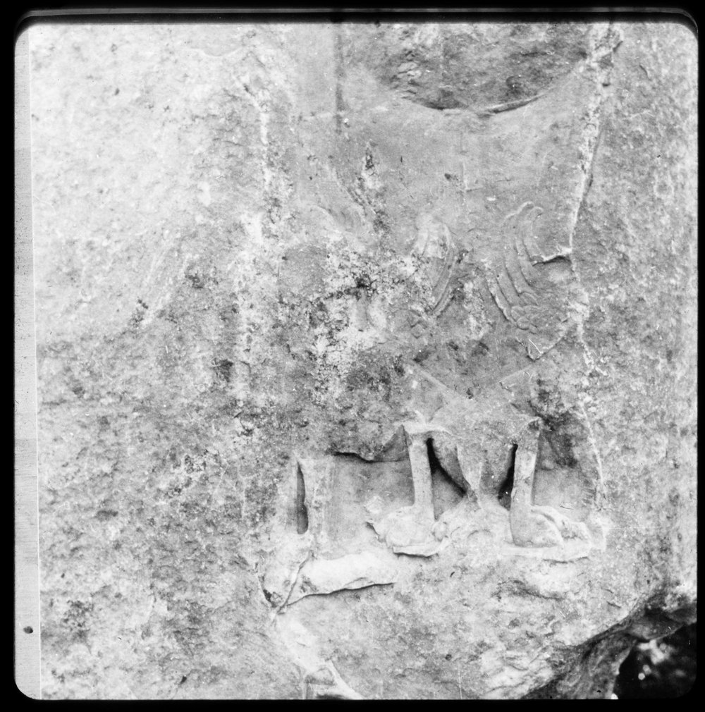 N 990 stipite della porta del tempio disegno.JPG