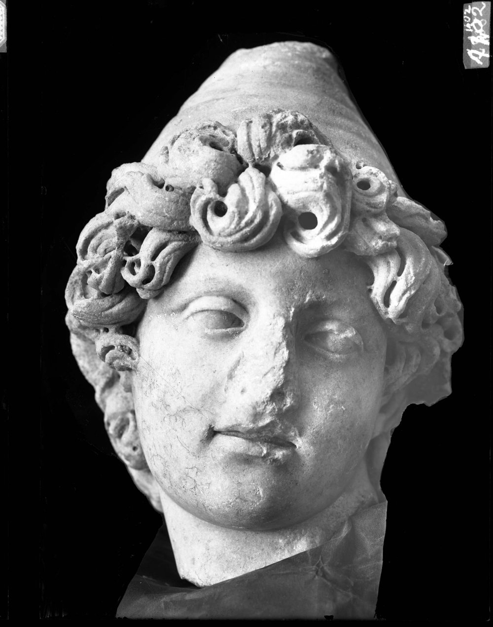 AP1402-asf011499.jpg
