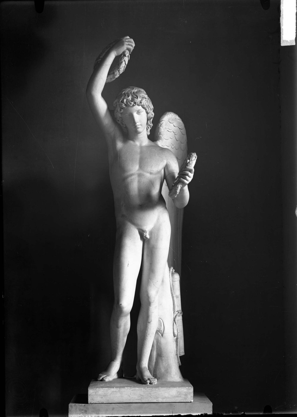 AP1405-asf011502.jpg