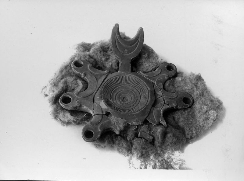 019063 - reperto - Antiquario Forense, Lucerne dalla Velia; neg. serie F, n. 671