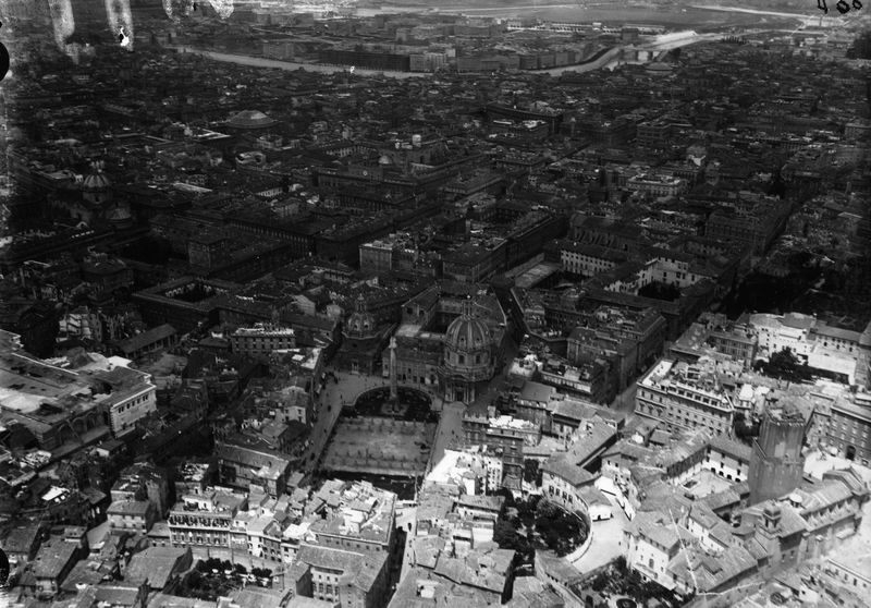 016227 - monumento - Roma, veduta aerea, Foro di Traiano - Piazzale del Popolo (fine XIX sec.); neg. serie F, n. 438