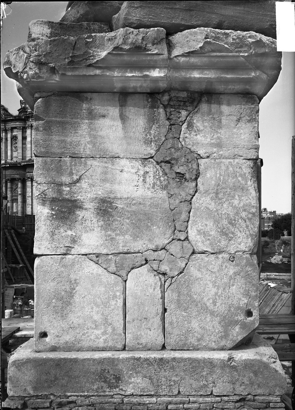 Colonna di Foca 1280.tif