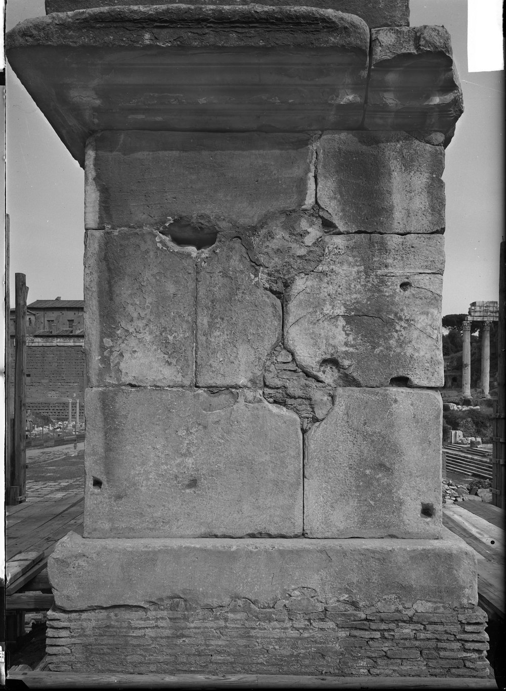 Colonna di Foca 1281.tif