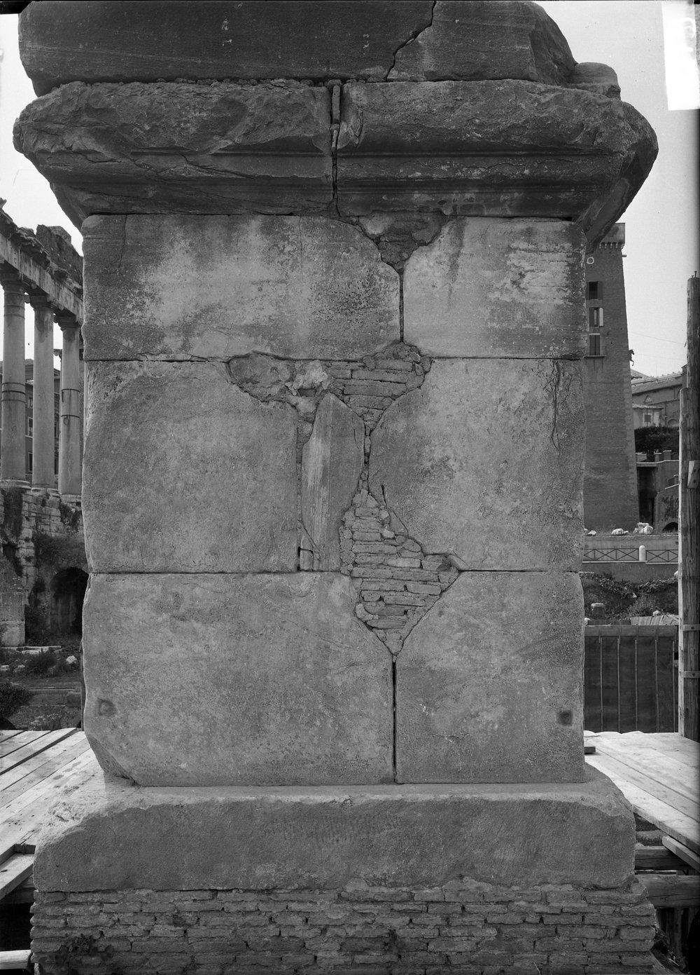 Colonna di Foca 1279.tif
