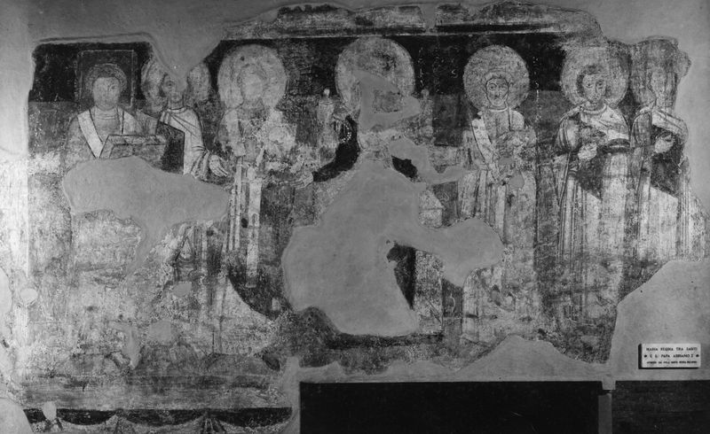 019676 - reperto - S. Maria Antiqua, pitture nell'Atrio, parete a destra entrando, affresco di Adriano I, Vergine in trono con GesÃ¹, all'estremitÃ  destra papa Adriano I; neg. serie E, n. 51363