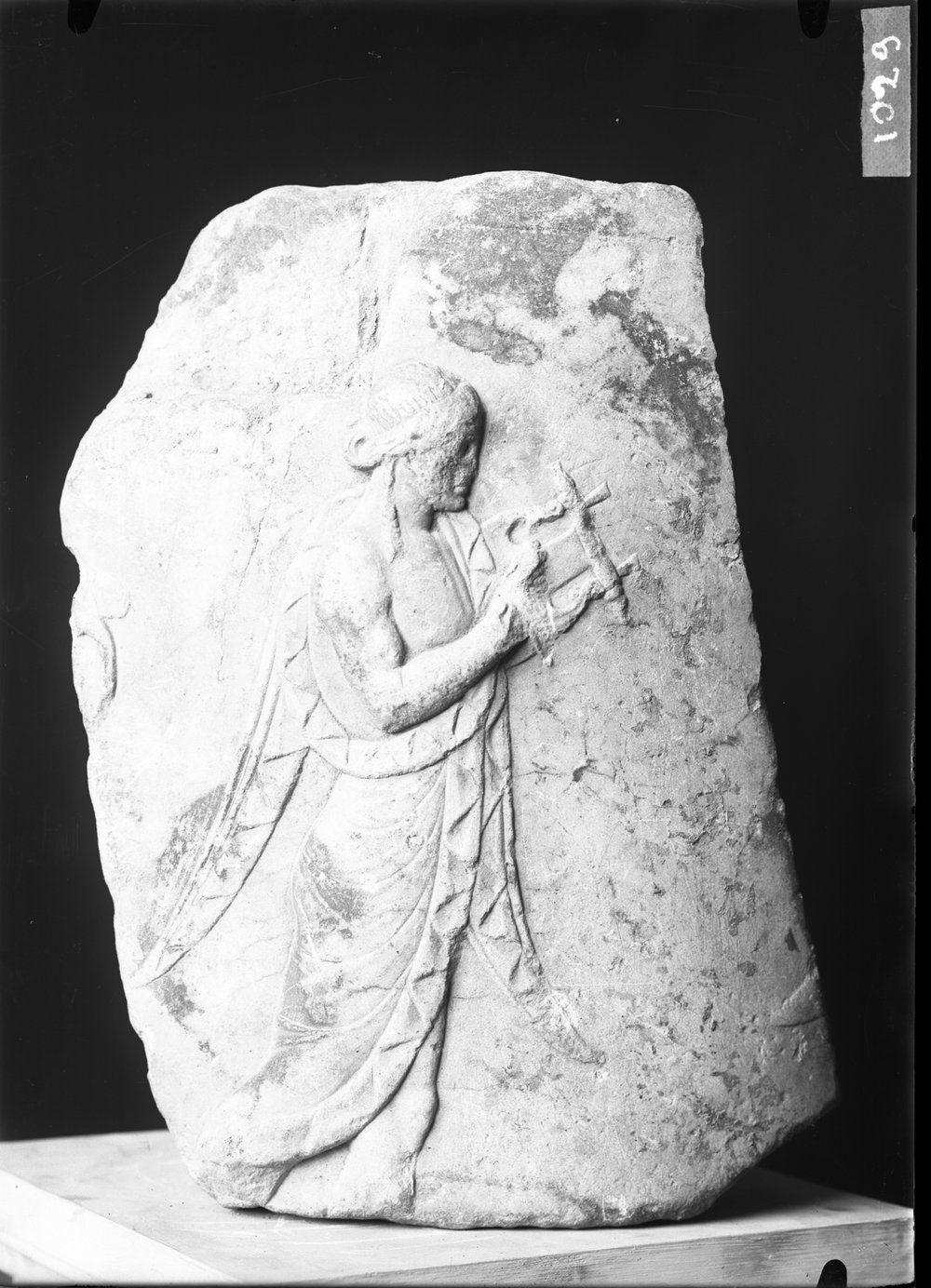 Rilievi neoattici dalla Basilica Aemilia 1029.tif