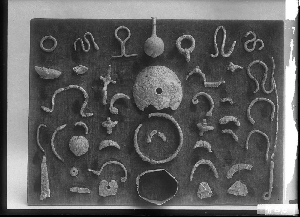 Materiale dal Lapis Niger 765.jpg