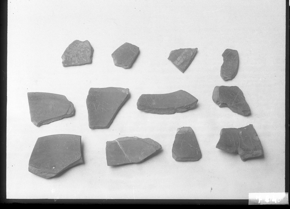 Materiale dal Lapis Niger 784.jpg