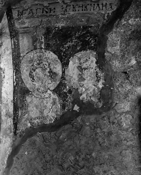 019703 - monumento - S. Maria Antiqua, pitture nell'Atrio, nicchia della parete d'ingresso a sinistra con le sante Agnese e Cecilia; neg. serie E, n. 51691