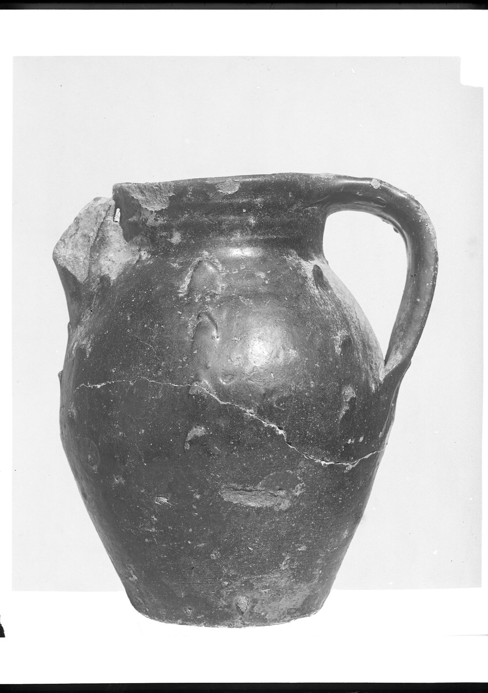 Vasi medievali dalla fonte di Giuturna 1067.tif