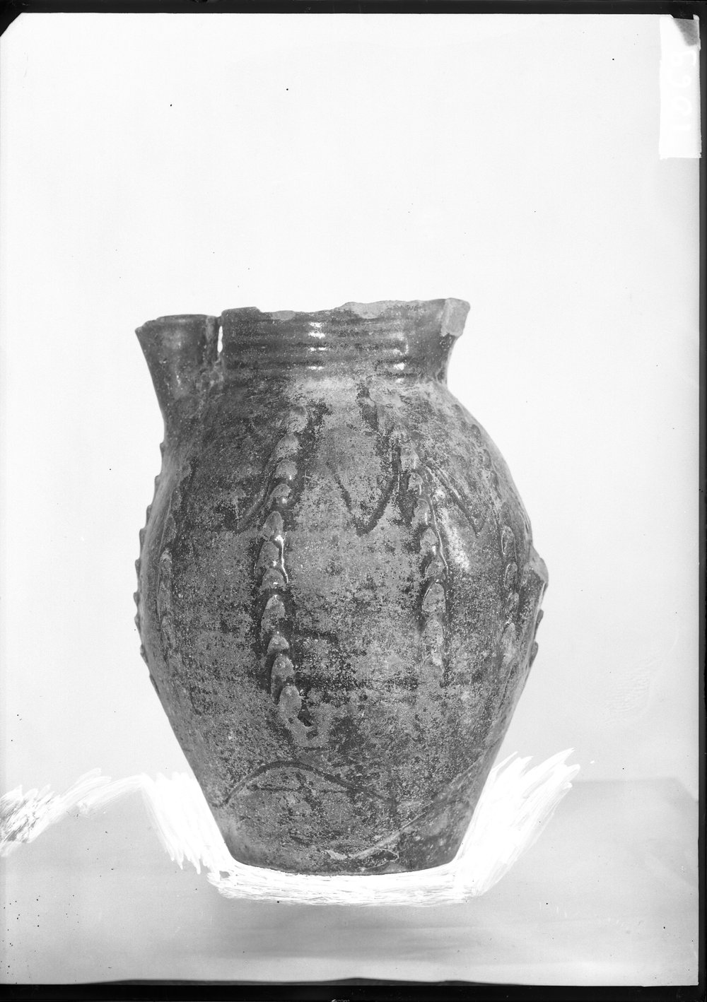 Vasi medievali dalla fonte di Giuturna 1069.tif