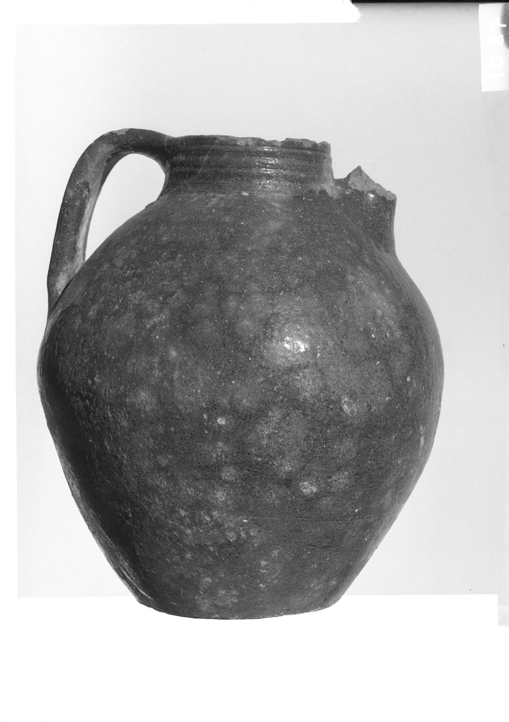 Vasi medievali dalla fonte di Giuturna 1087.tif