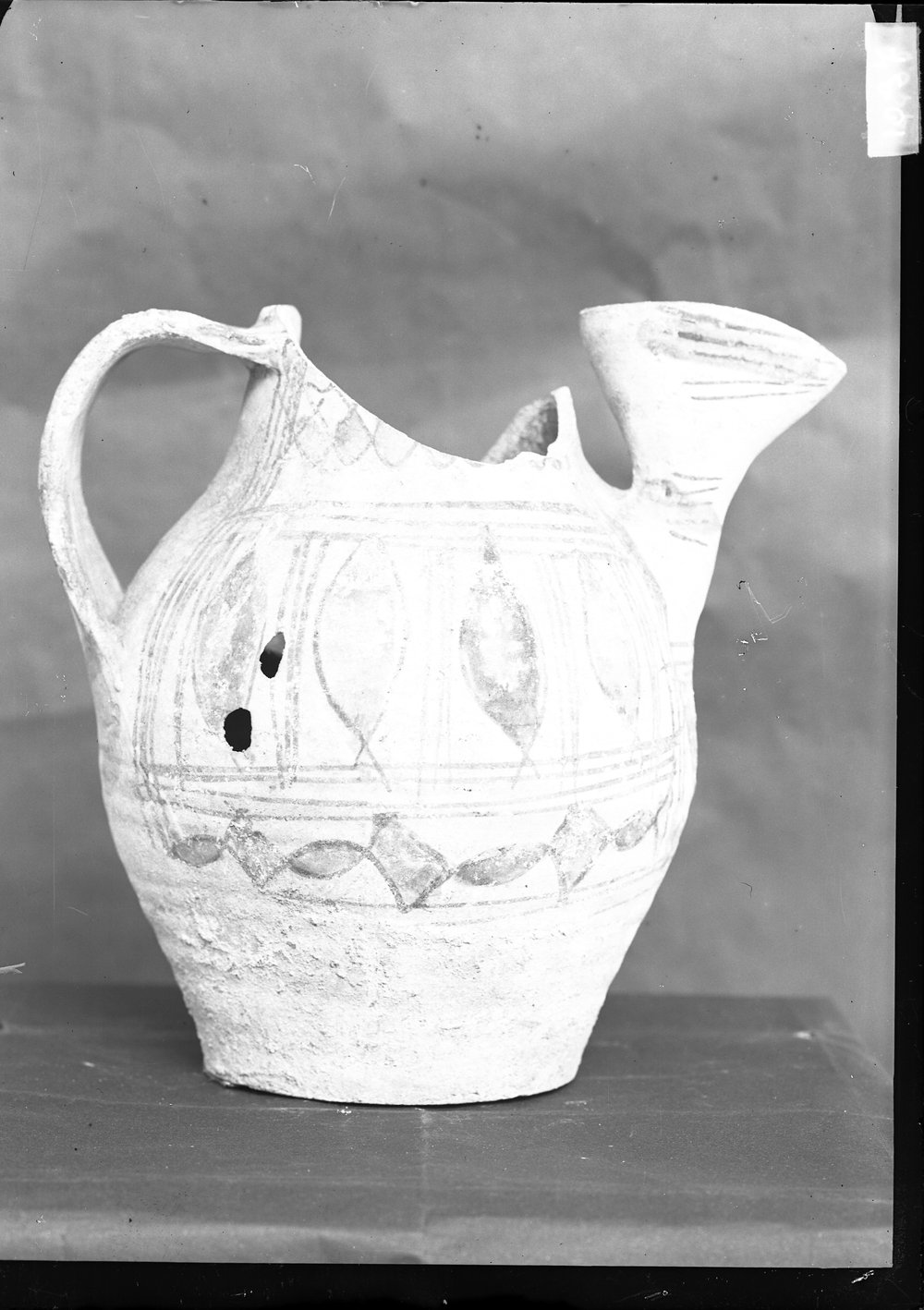 Vasi medievali dalla fonte di Giuturna 1097.tif