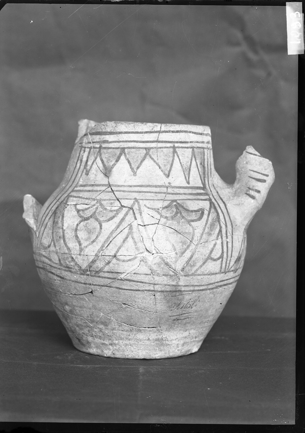 Vasi medievali dalla fonte di Giuturna 1093.tif