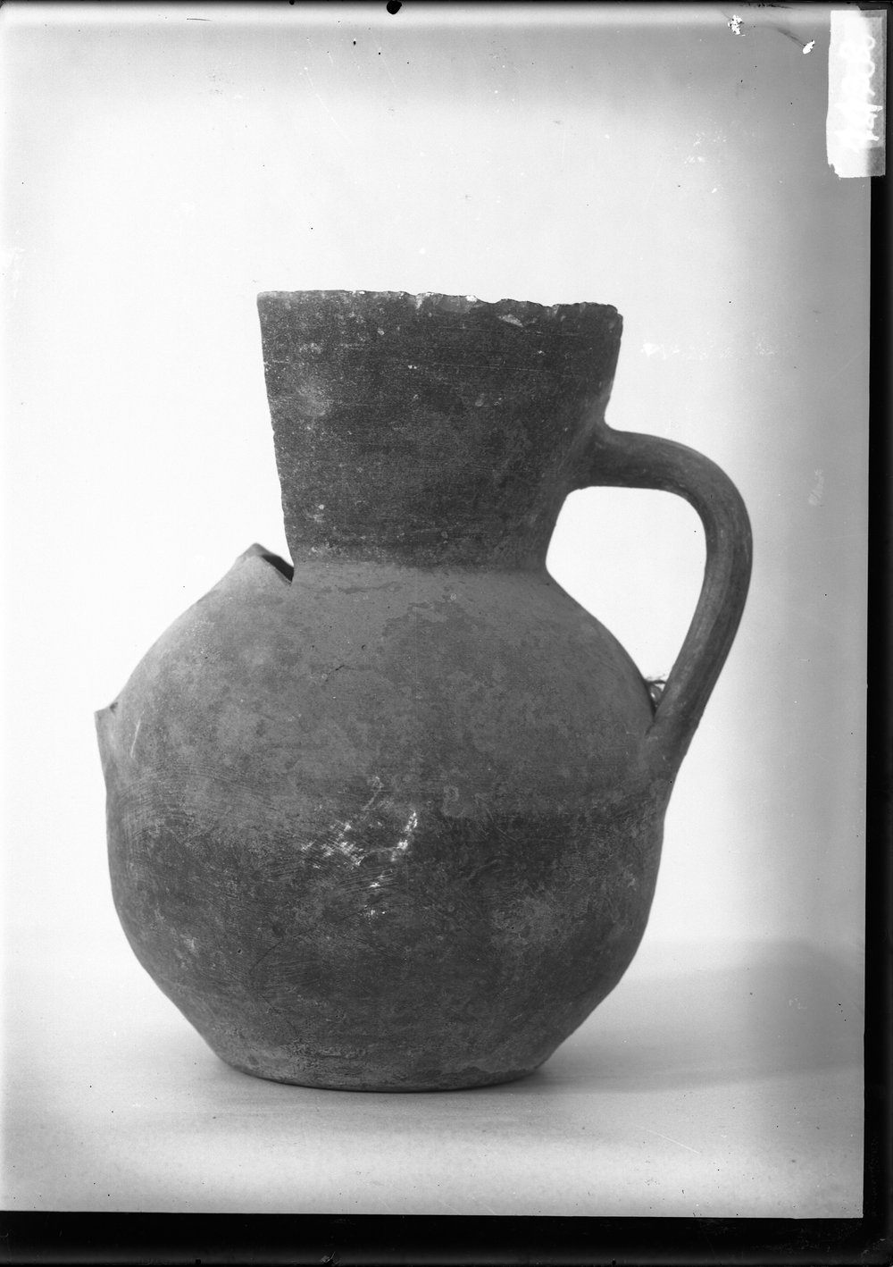 Vasi medievali dalla fonte di Giuturna 1138.tif