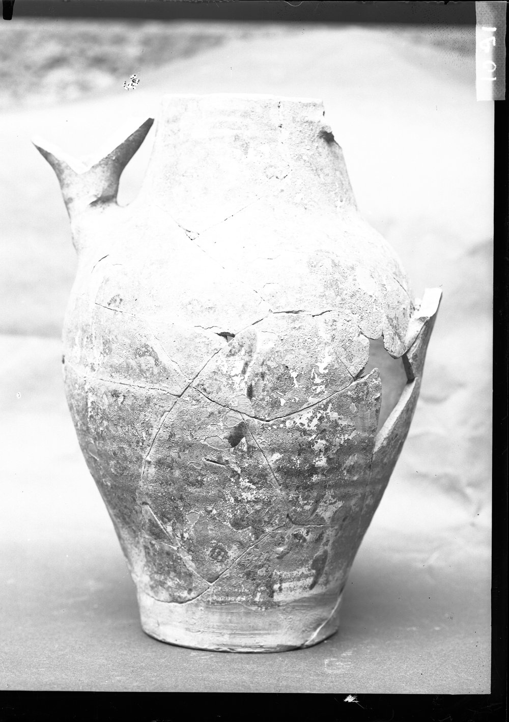 Vasi medievali dalla fonte di Giuturna 1091.tif