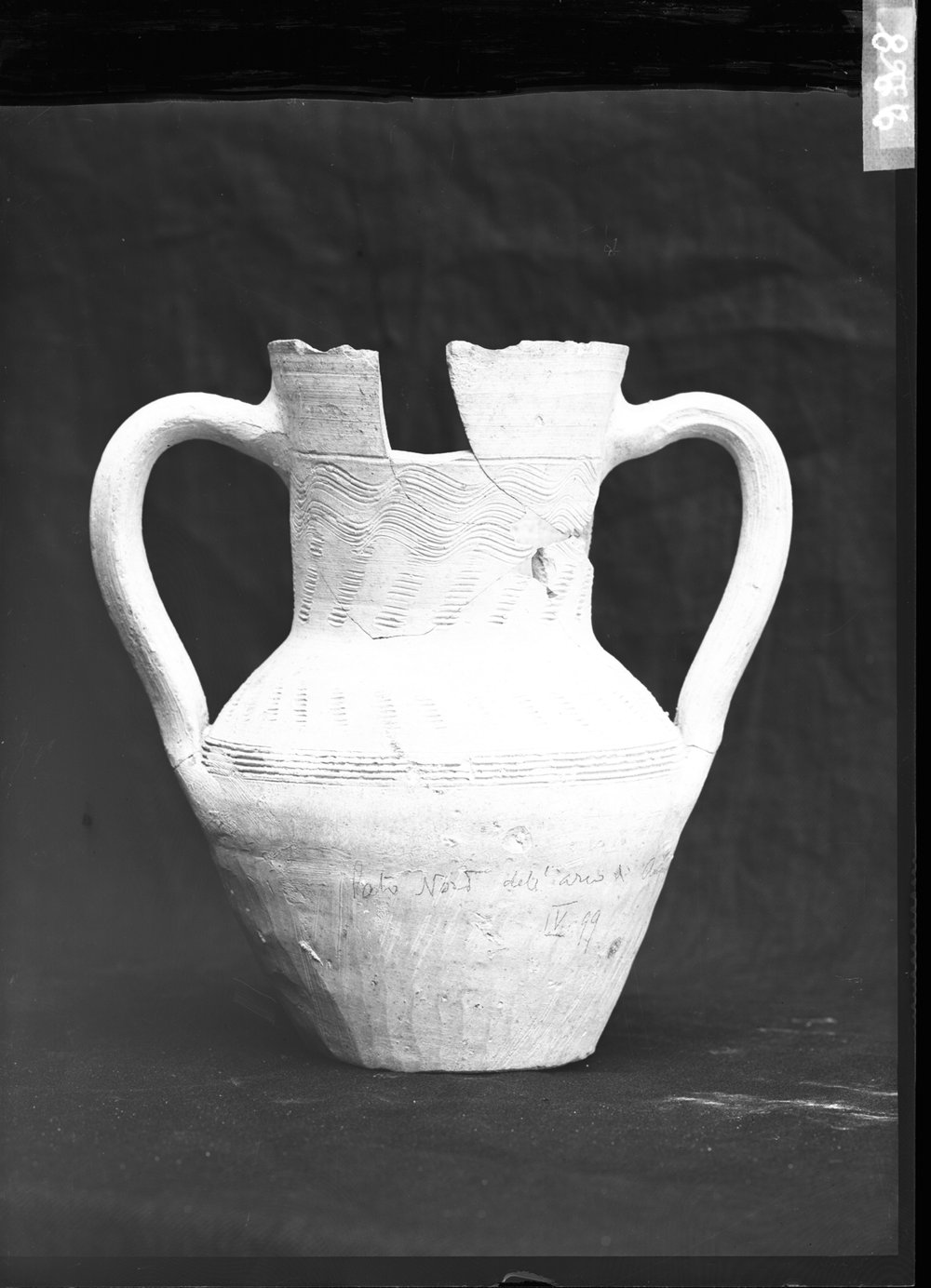 Ceramiche a figure rosse di provenienza varia 998.tif