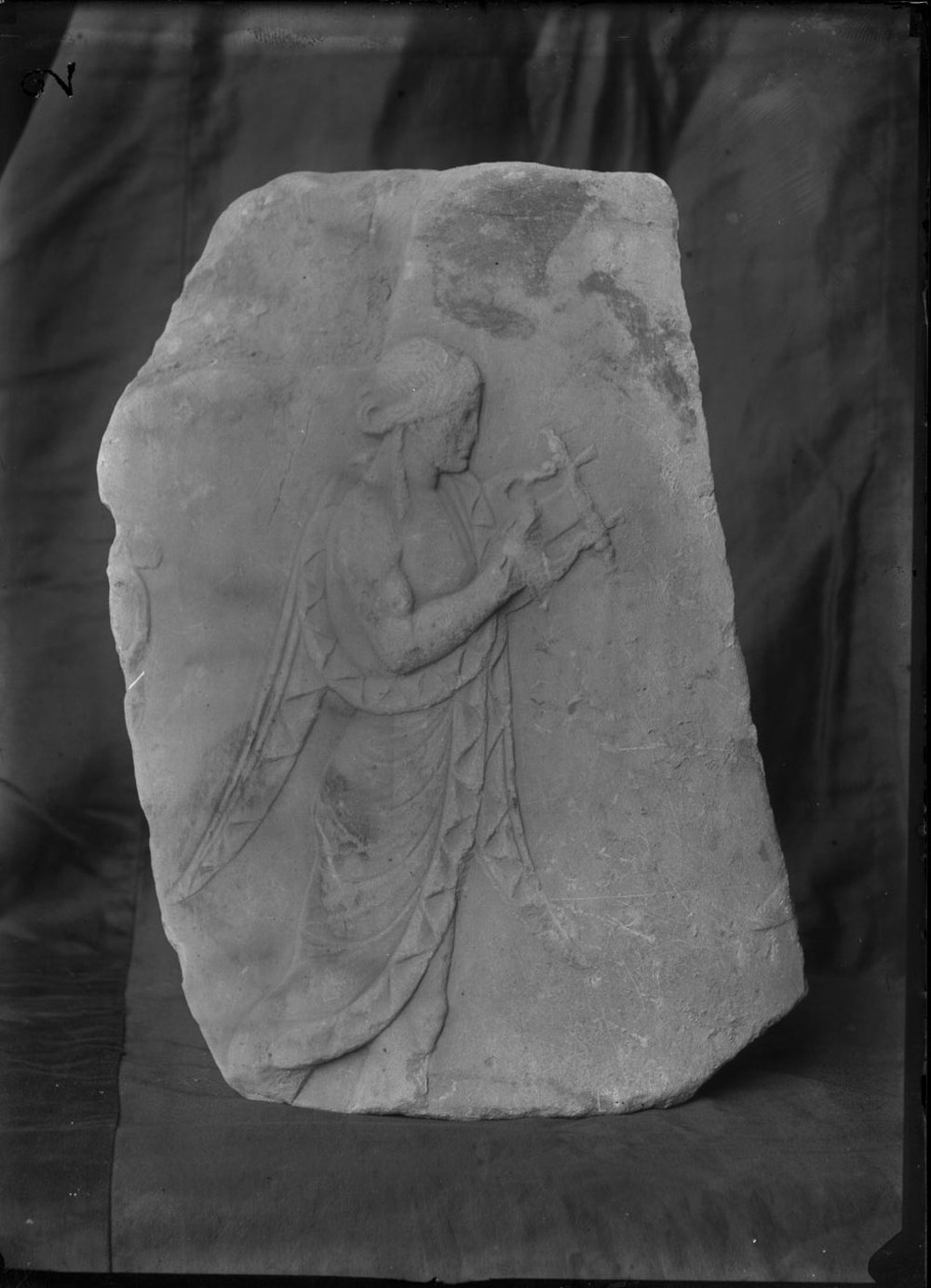 Rilievi dalla Basilica Aemilia 2.jpg