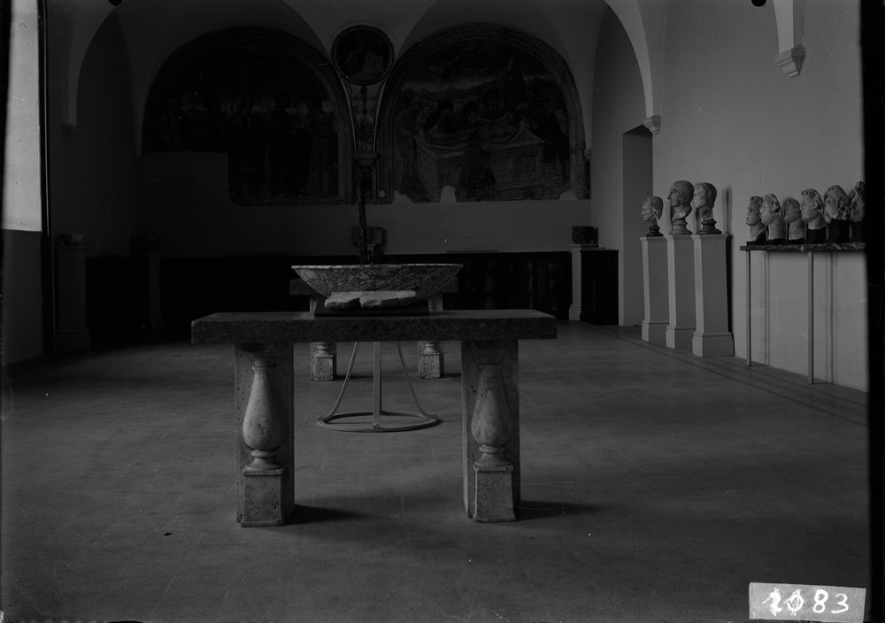 Vedute delle sale dell'antiquario 1183.tif