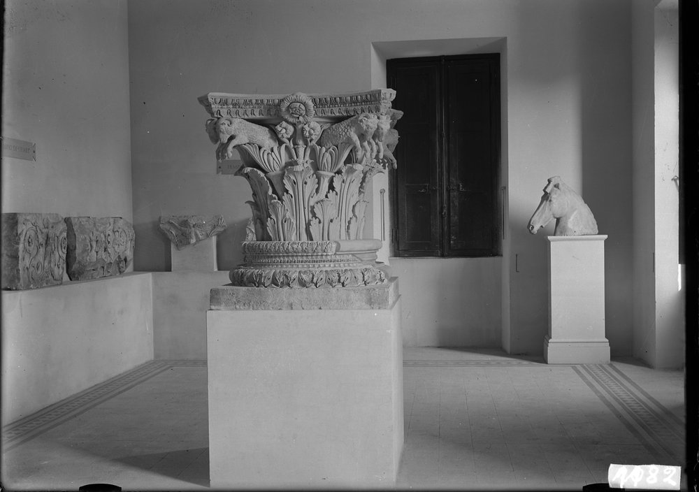 Vedute delle sale dell'antiquario 1182.tif