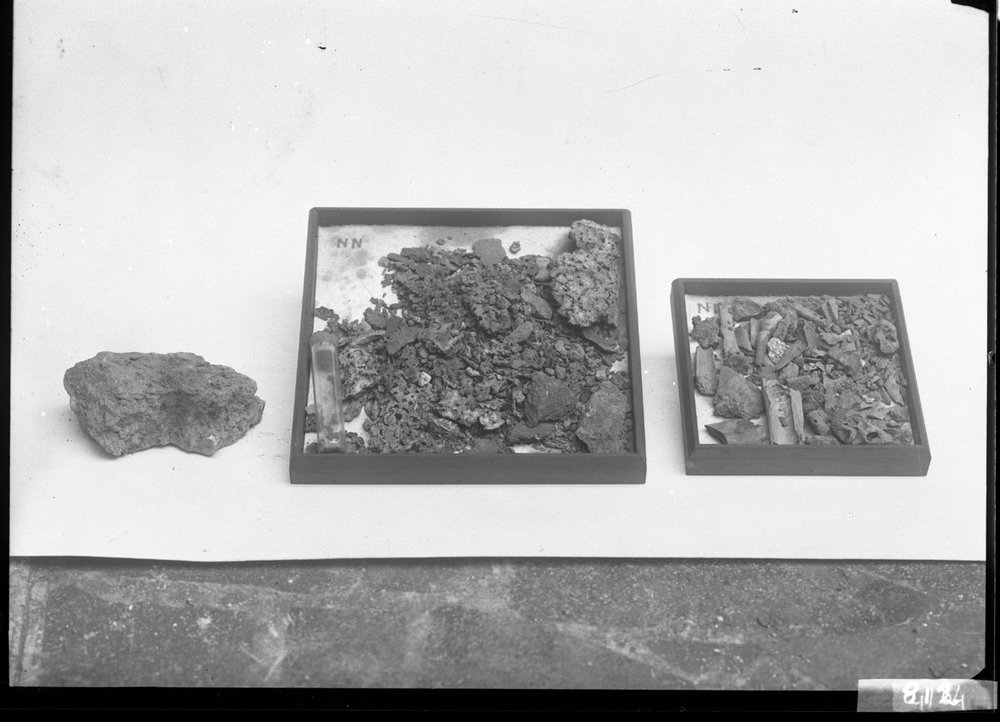 Materiale dal Sepolcreto 812.jpg